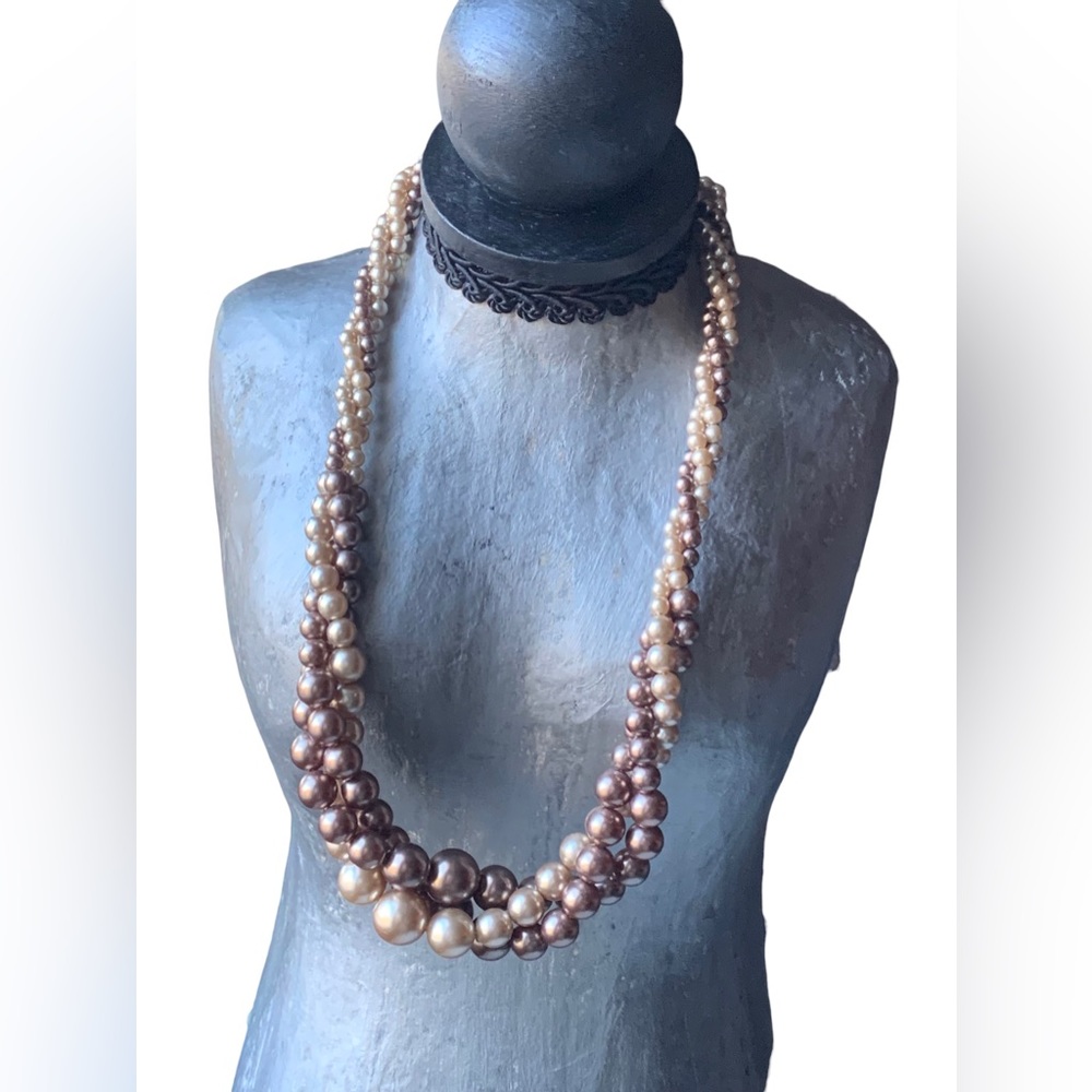 RMN Champagne Plum Lustrous Faux Pearl Triple Strand Women’s Necklace - Picture 3 of 7